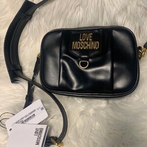 I’ve Moschino cross body bag